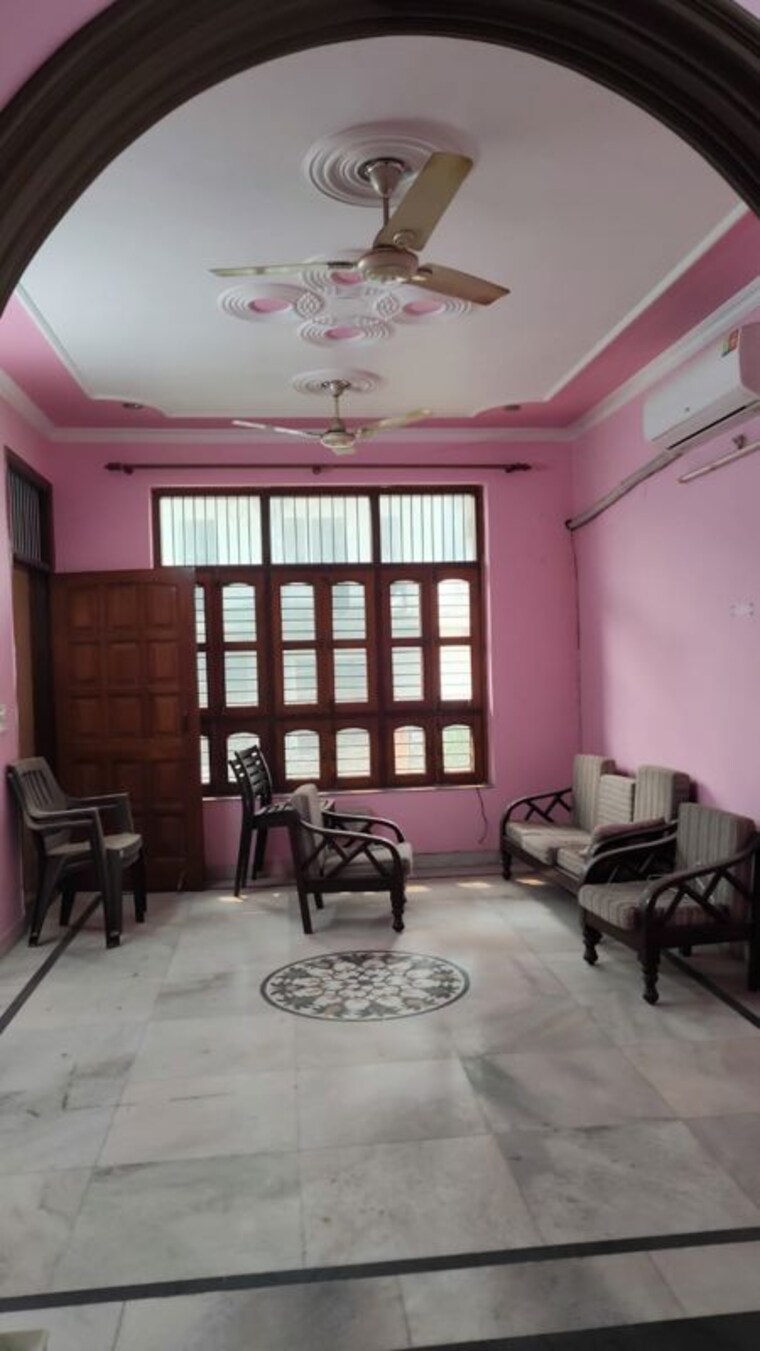 Living Room, sector 21 2.5 Bedroom 1200 Sq.Ft. Villa In Sector 21 Gurgaon 10596669