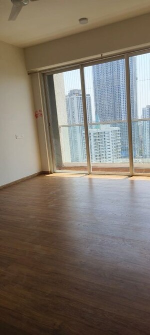 Room in 1 BHK Apartment at Indiabulls One Indiabulls, Pokhran Road No Two – for Rent
