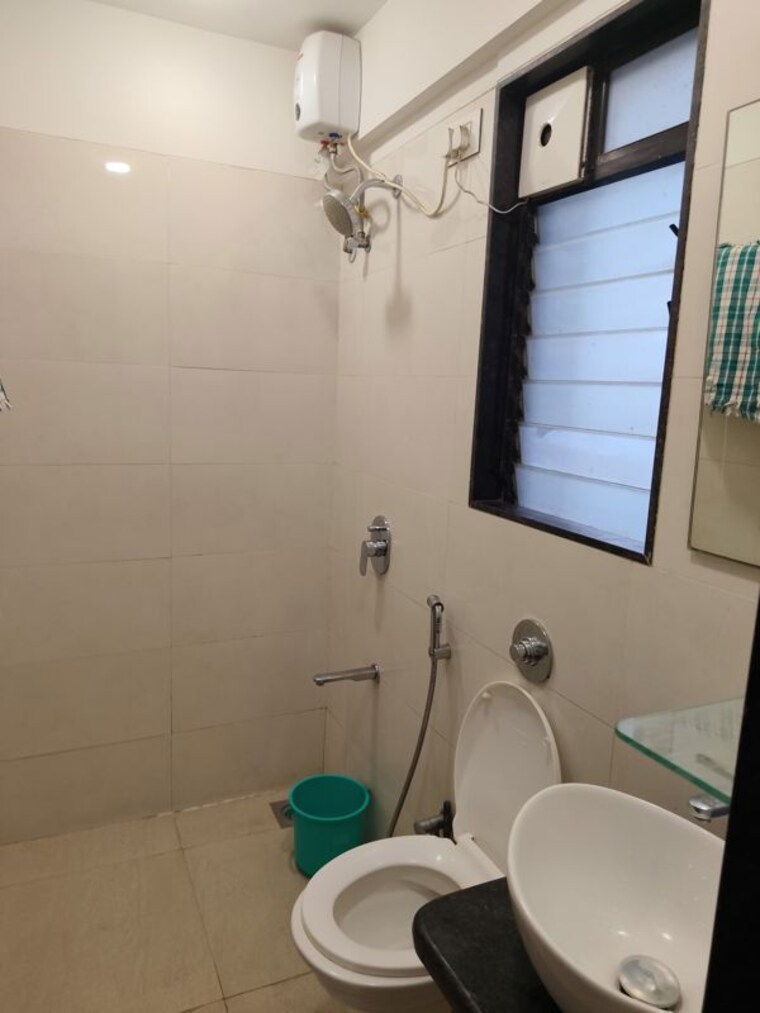 Bathroom, platinum-life 2.5 Bedroom 1200 Sq.Ft. Apartment In Andheri West Mumbai 10596682
