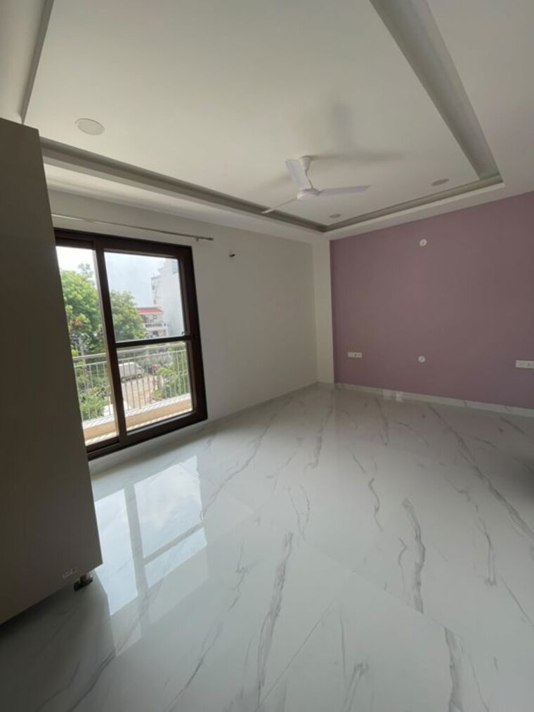 Room, sector 23 2 Bedroom 1200 Sq.Ft. Builder Floor In Sector 23 Gurgaon 10596696