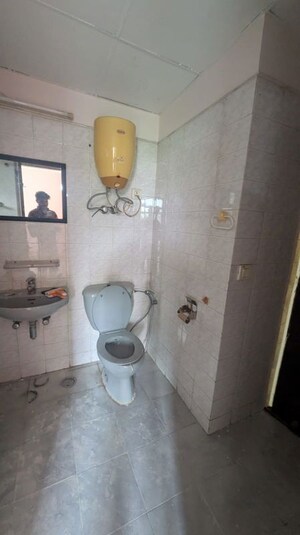 Bathroom in 3 BHK Apartment at Suncity Essel Tower, Sector 28 – for Rent