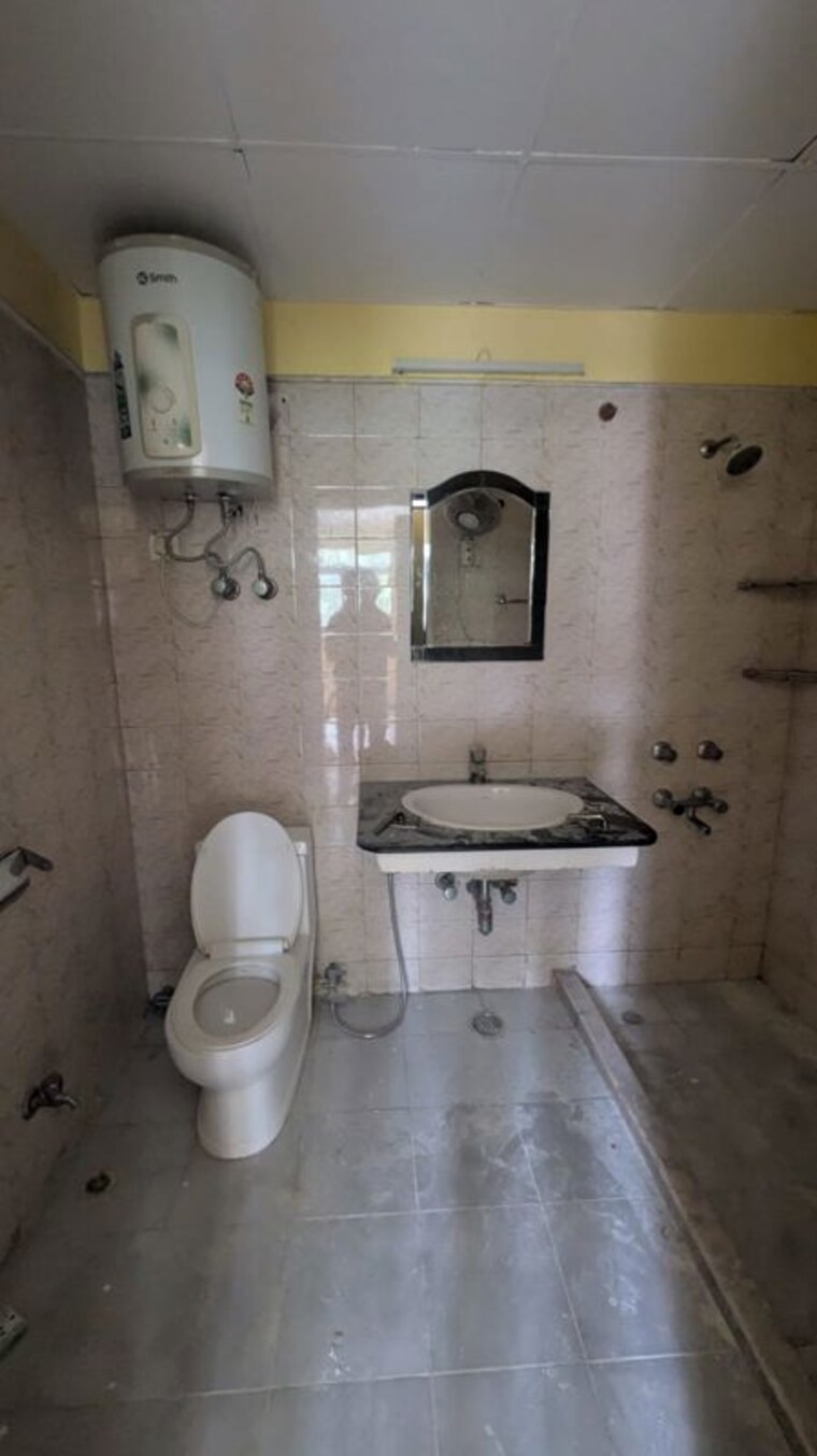 Bathroom, suncity-essel-tower 3 Bedroom 1650 Sq.Ft. Apartment In Sector 28 Gurgaon 10596718
