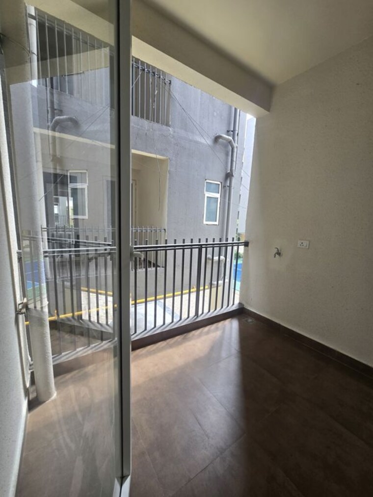 Room, smart-world-orchard 2 Bedroom 900 Sq.Ft. Apartment In Sector 61 Gurgaon 10596708