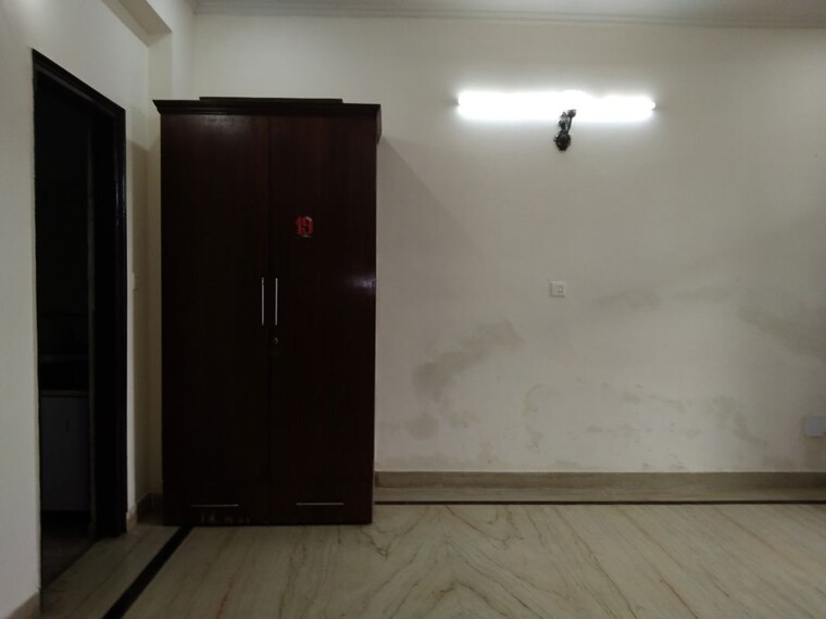Room, sector 23 1.5 Bedroom 500 Sq.Ft. Villa In Sector 23 Gurgaon 10596729