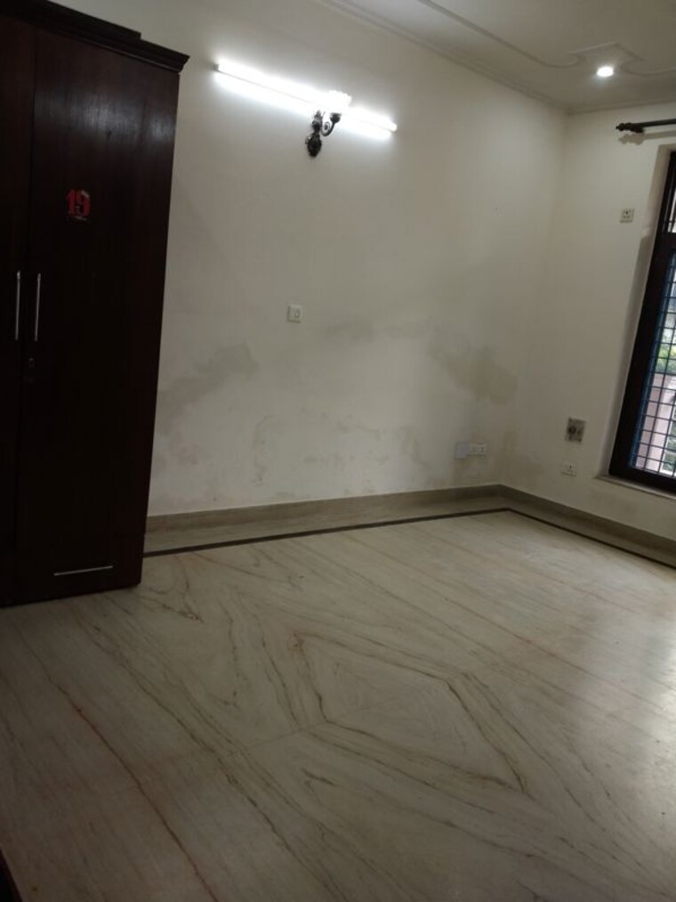 Room, sector 23 1.5 Bedroom 500 Sq.Ft. Villa In Sector 23 Gurgaon 10596729