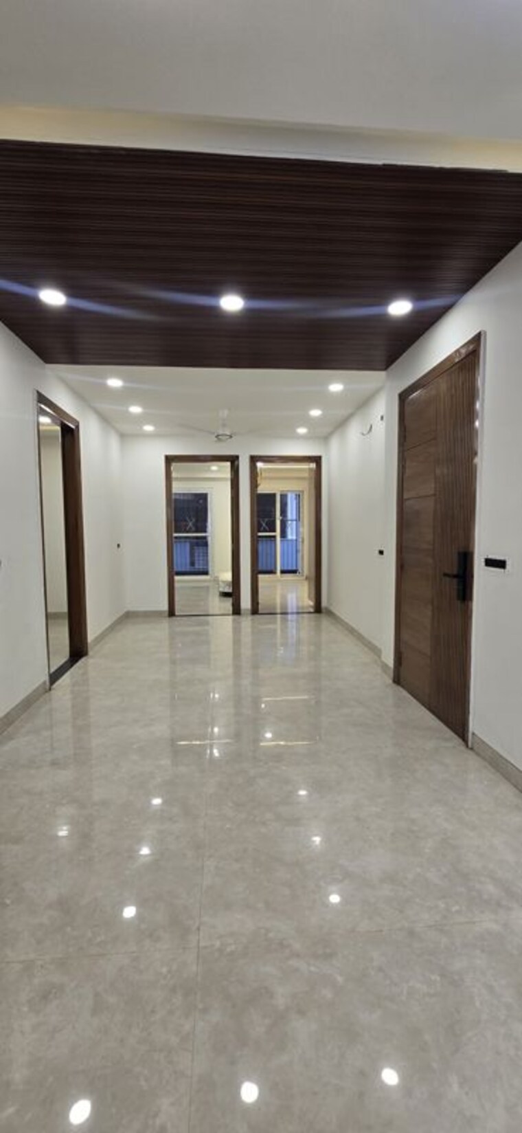 Living Room, ansal-api-versalia 4 Bedroom 2700 Sq.Ft. Apartment In Sector 67a Gurgaon 10596721