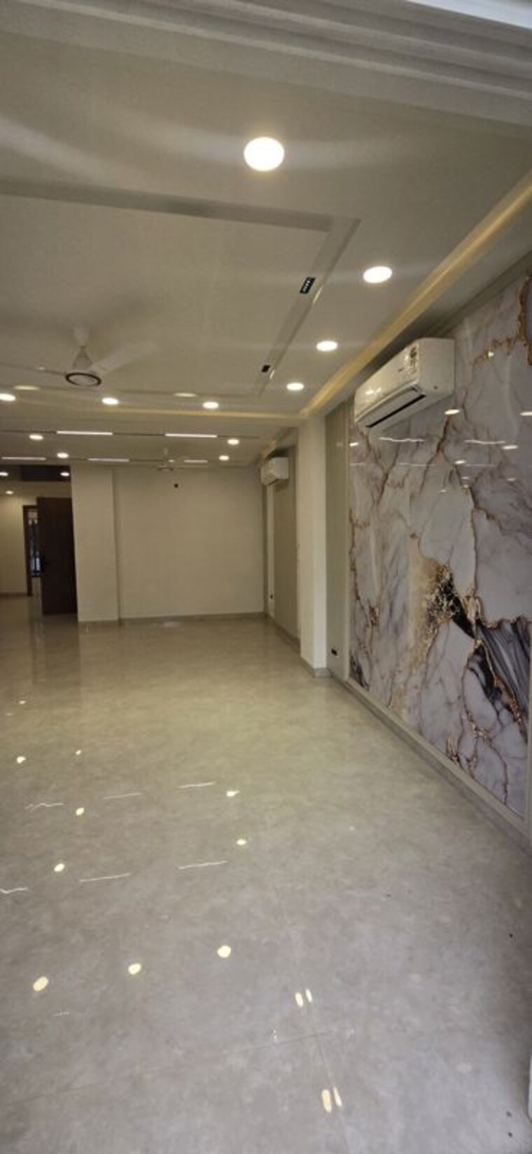 Living Room, ansal-api-versalia 4 Bedroom 2700 Sq.Ft. Apartment In Sector 67a Gurgaon 10596721