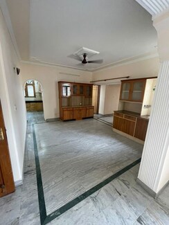 4 BHK Apartment For Rent in Vastu Apartments
