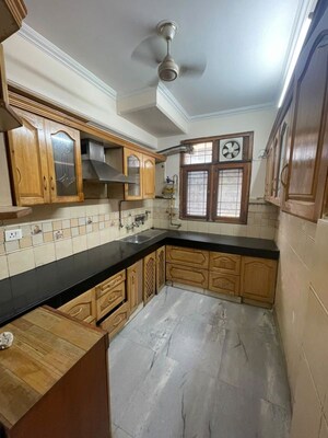 Kitchen in 4 BHK Apartment at Vastu Apartments, Sector 55 – for Rent