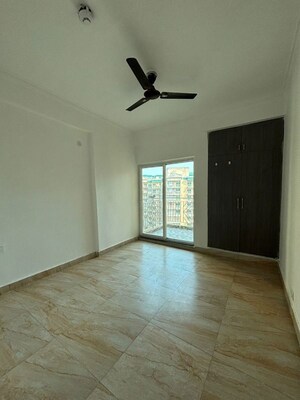 Room in 2 BHK Apartment at Migsun Twinz, Eta Ii Greater Noida – for Sale