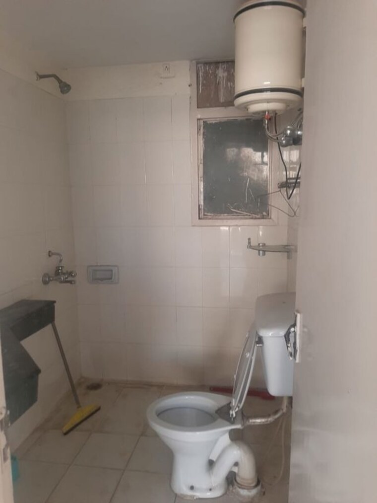 Bathroom, ansal-sushant-estate 2 Bedroom 1050 Sq.Ft. Apartment In Sector 52 Gurgaon 10596757