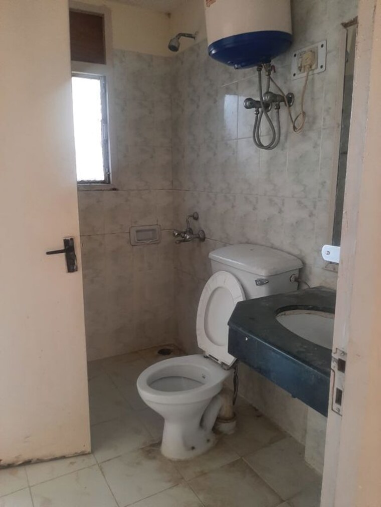 Bathroom, ansal-sushant-estate 2 Bedroom 1050 Sq.Ft. Apartment In Sector 52 Gurgaon 10596757