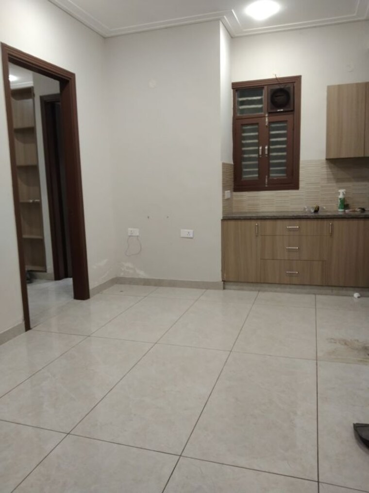 Room, sector 23 1 Bedroom 500 Sq.Ft. Builder Floor In Sector 23 Gurgaon 10596754