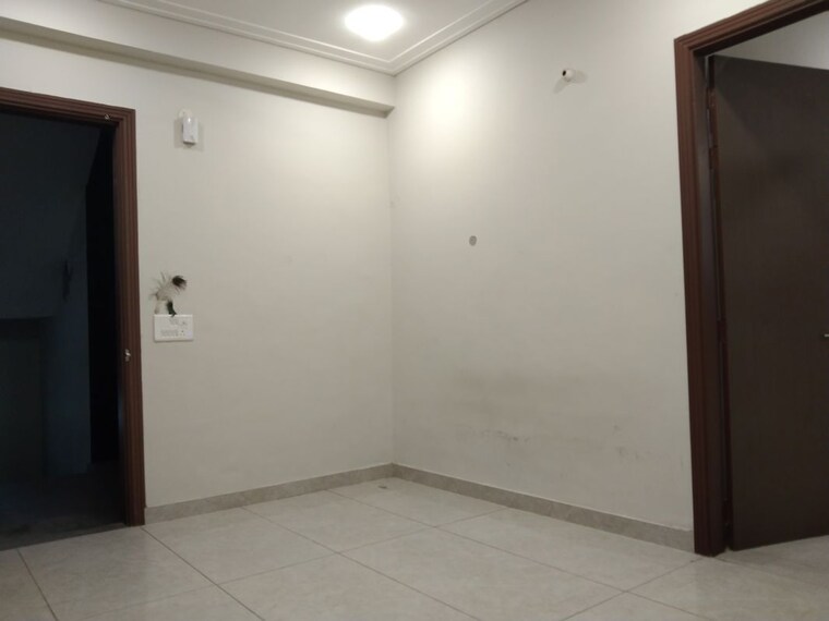 Room, sector 23 1 Bedroom 500 Sq.Ft. Builder Floor In Sector 23 Gurgaon 10596754