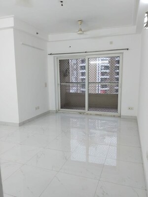 Room in 3 BHK Apartment at Purvanchal Royal City, Chi V Greater Noida – for Sale