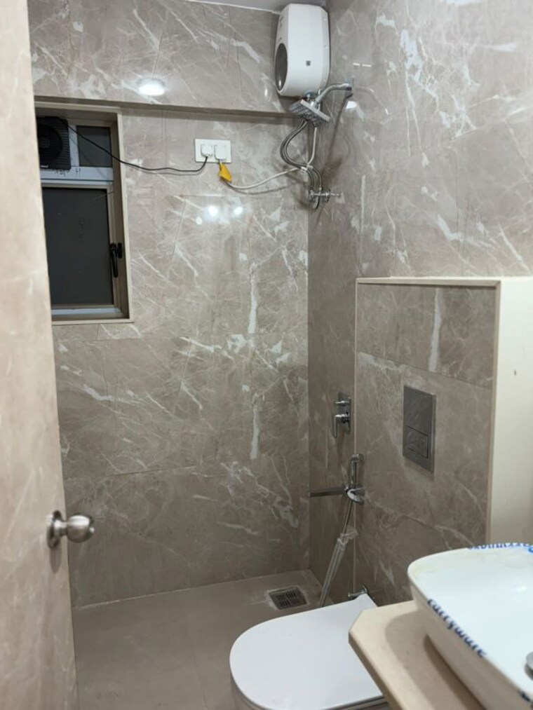 Bathroom, shree-park-altezza 3 Bedroom 1200 Sq.Ft. Apartment In Andheri West Mumbai 10596782