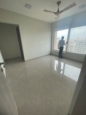 Room in 3 BHK Apartment at Gurukrupa Dhyanam, Versova – for Rent