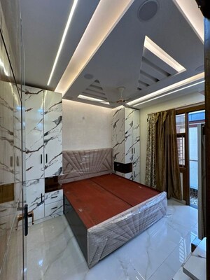 Bathroom in 3 BHK Builder Floor at Uttam Nagar – for Rent