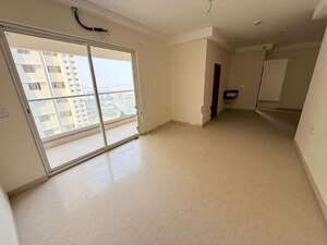 Room in 3 BHK Apartment at Aurobindo The Regent, Kondapur – for Rent