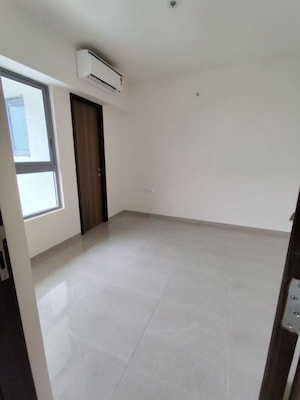 Room in 1 BHK Apartment at Piramal Vaikunth, Balkum Pada – for Rent