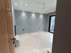 Room in 4 BHK Builder Floor at Sushant Lok I – for Sale