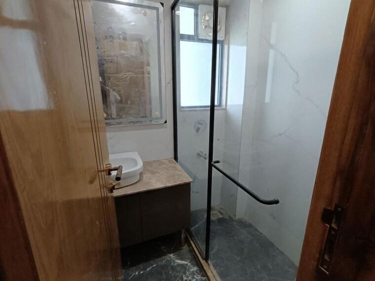 Bathroom, sushant lok i 4 Bedroom 300 Sq.Yd. Builder Floor In Sushant Lok I Gurgaon 10596835