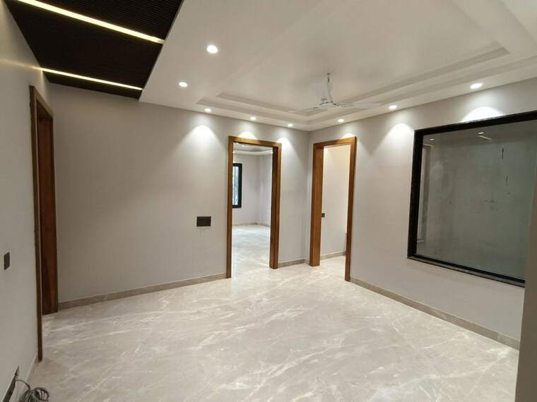 Room, sushant lok i 4 Bedroom 300 Sq.Yd. Builder Floor In Sushant Lok I Gurgaon 10596835