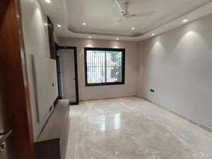 Room in 4 BHK Builder Floor at Sushant Lok I – for Sale