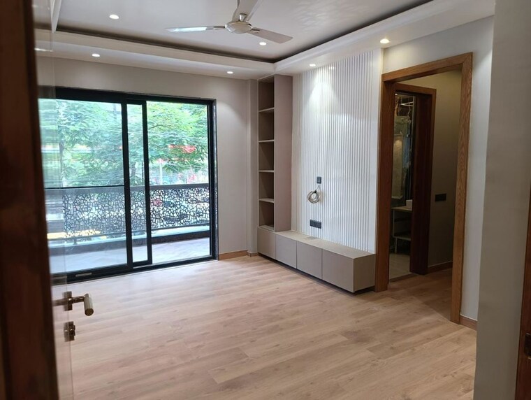 Room, sushant lok i 4 Bedroom 300 Sq.Yd. Builder Floor In Sushant Lok I Gurgaon 10596835