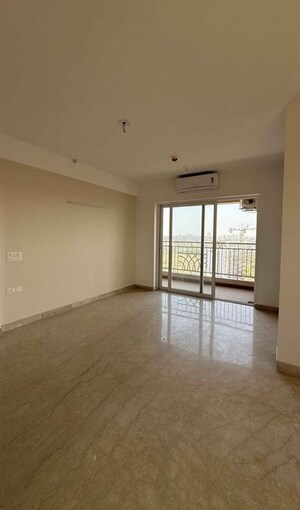 Room in 3.5 BHK Apartment at Anant Raj The Estate Floors, Sector 63a – for Rent