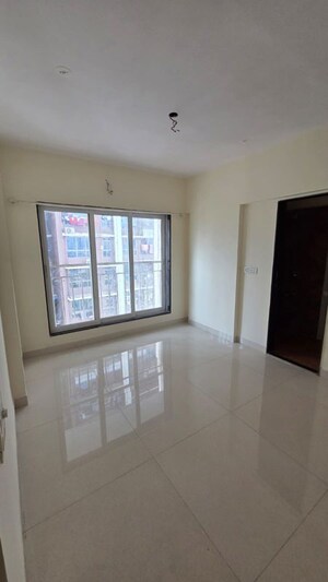 Room in 1 BHK Apartment at Om Heights Malad, Malad East – for Rent