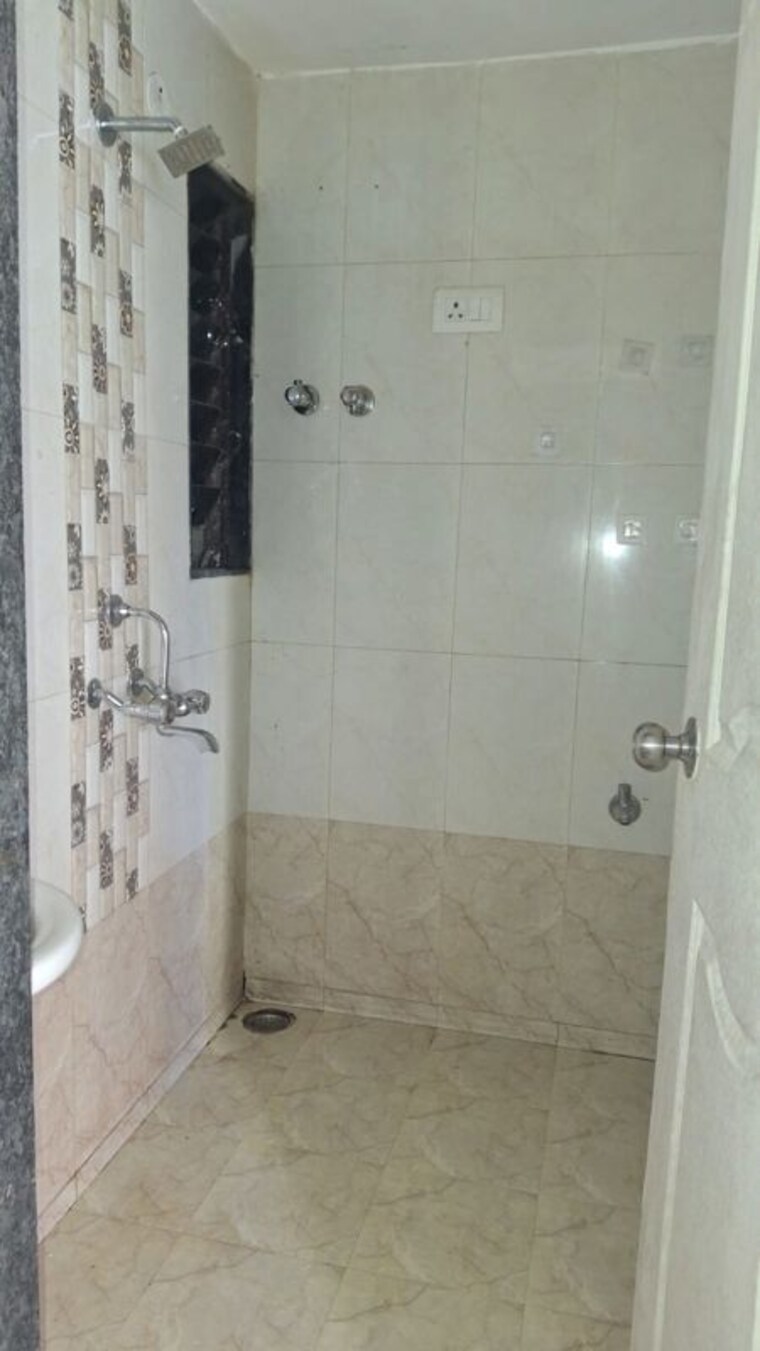 Bathroom, globe-shiv-gauri 1 Bedroom 700 Sq.Ft. Apartment In Ulwe Sector 21 Navi Mumbai 10596910