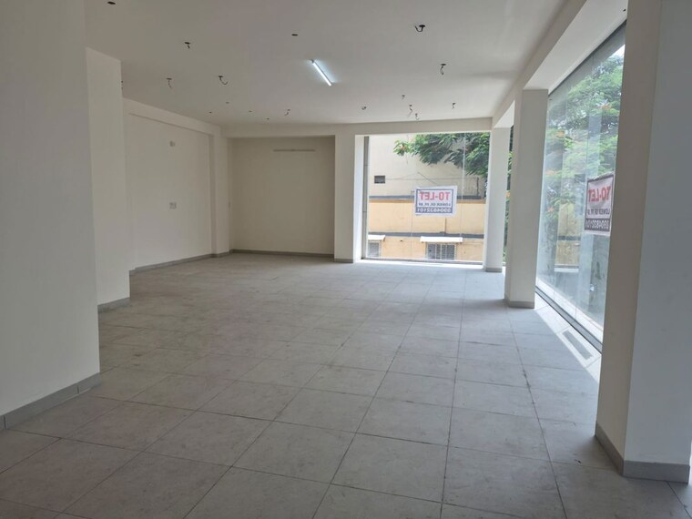 Room, hosakerehalli Commercial Warehouse 2200 Sq.Ft. In Hosakerehalli Bangalore 10596882