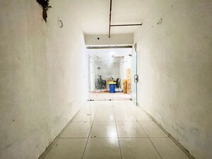 Building Lobby in  Shop at Tragad – for Sale