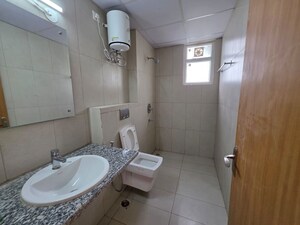Bathroom in 4 BHK Builder Floor at SS Linden, Sector 84 – for Rent