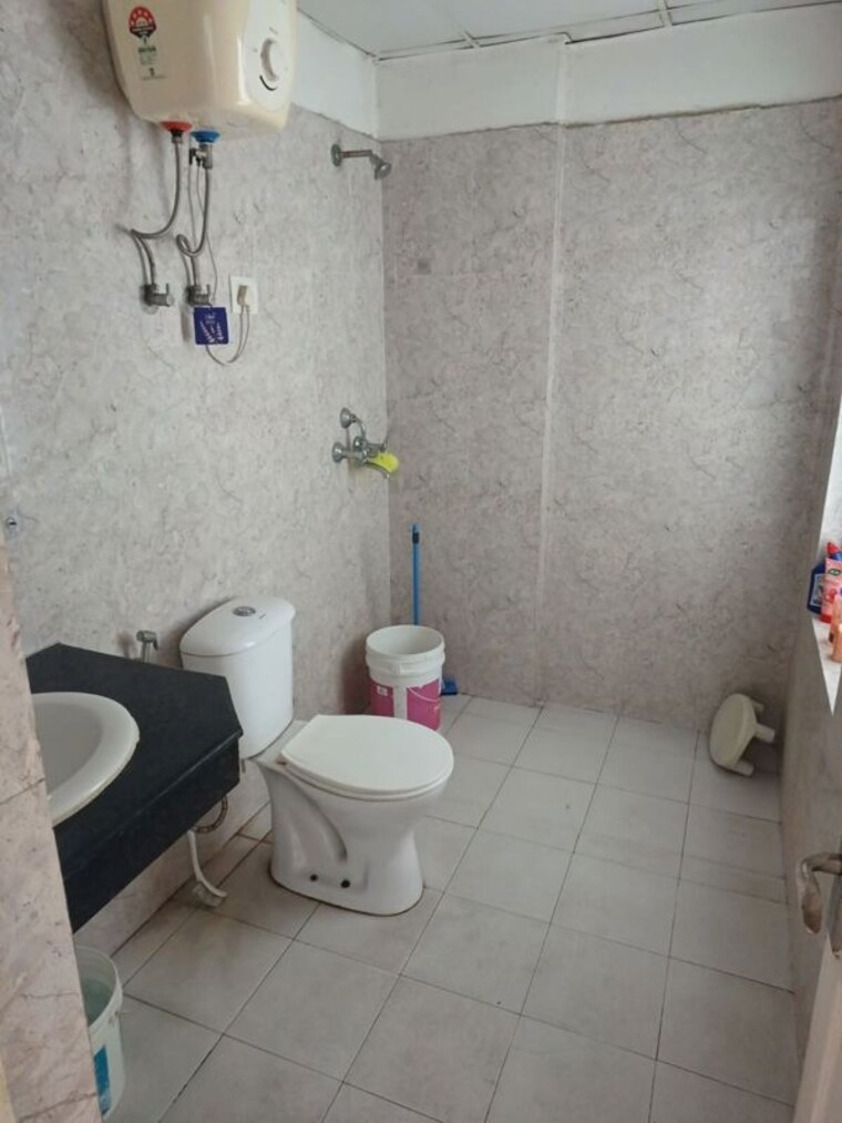 Bathroom, mapsko-royale-ville 3 Bedroom 1790 Sq.Ft. Apartment In Sector 82 Gurgaon 10596985