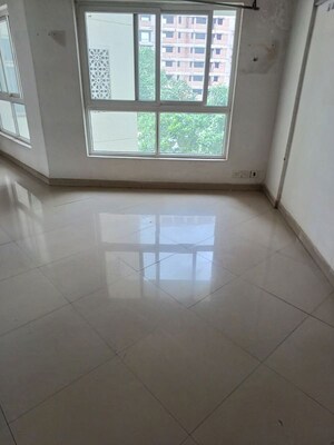 Room in 3 BHK Apartment at Mapsko Royale Ville, Sector 82 – for Rent