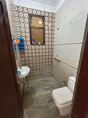 Bathroom in 4 BHK Builder Floor at Green Fields Colony – for Rent