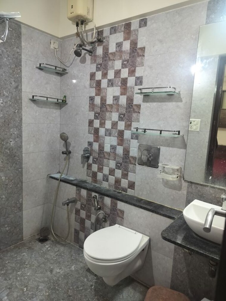 Bathroom, poddar-samadhan-apartments 2 Bedroom 680 Sq.Ft. Apartment In Goregaon West Mumbai 10596978
