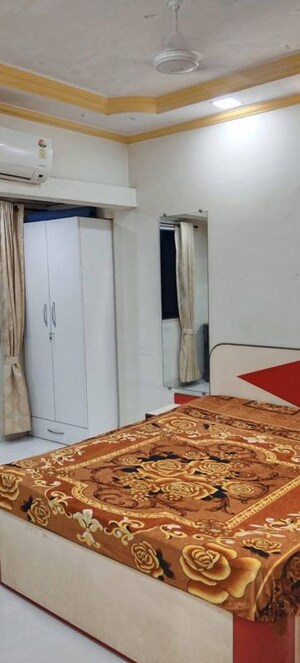 Bedroom in 2 BHK Apartment at RNA Heights, Andheri East – for Rent