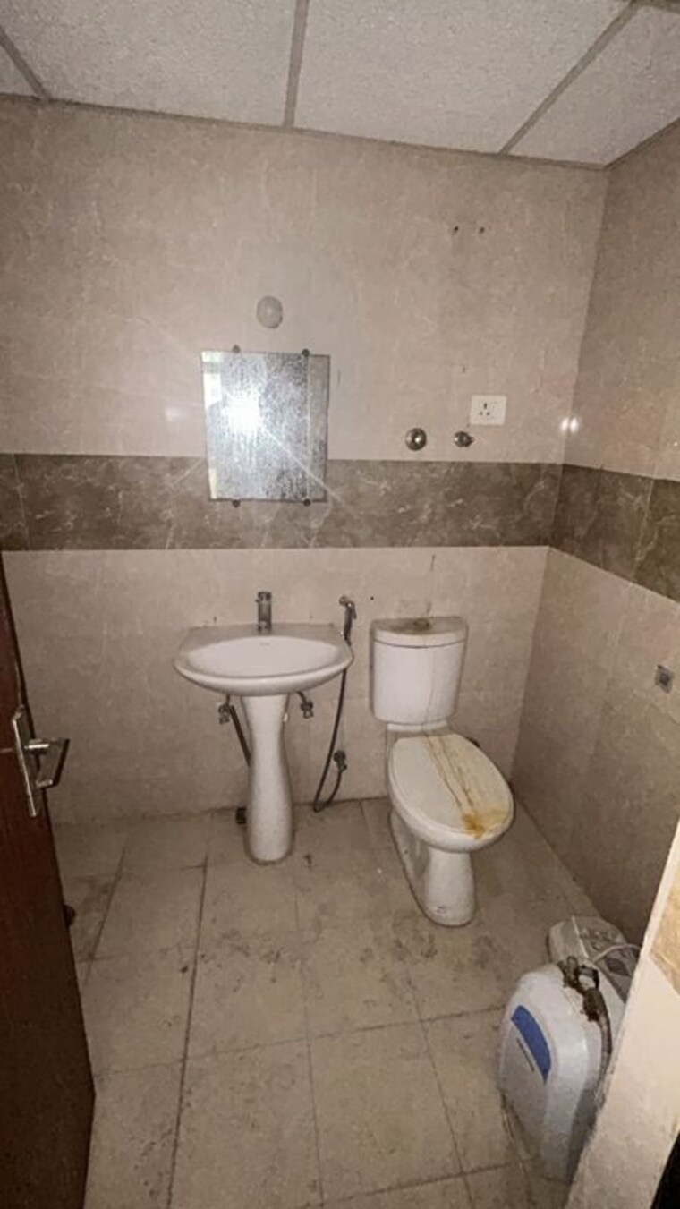Bathroom, supertech-ecociti 2.5 Bedroom 1294 Sq.Ft. Apartment In Sector 137 Noida 10597040