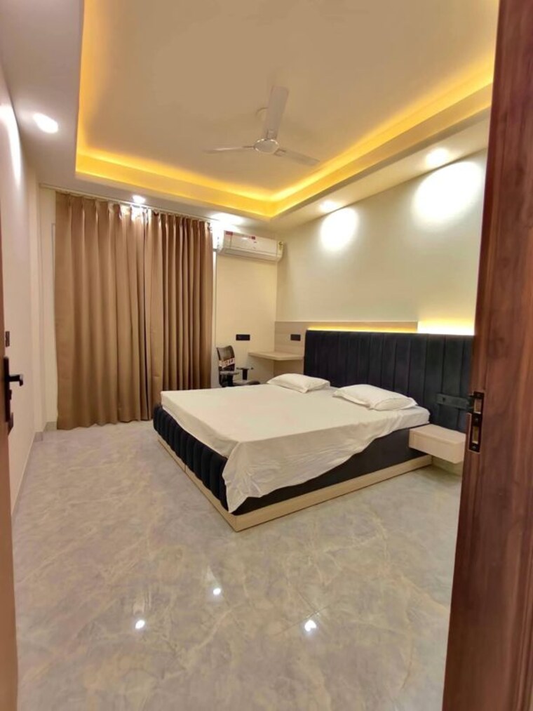 Bedroom, allure-estate 1 Bedroom 800 Sq.Ft. Builder Floor In Sector 14 Gurgaon 10470382