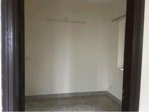 Room in 2 BHK Apartment at Eros Sampoornam, Sector 2 Greater Noida – for Rent