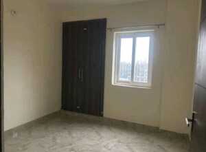 Room in 2 BHK Apartment at Eros Sampoornam, Sector 2 Greater Noida – for Rent