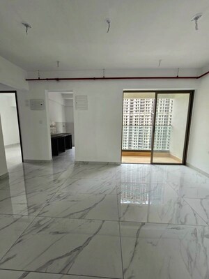 Room in 2 BHK Apartment at Raymond Ten X Habitat, Pokhran Road No Two – for Rent