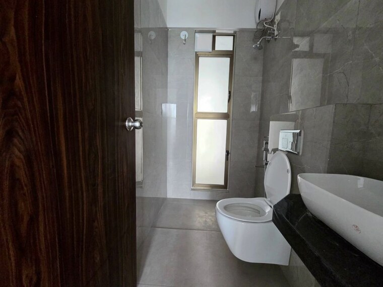Bathroom, raymond-ten-x-habitat 2 Bedroom 700 Sq.Ft. Apartment In Pokhran Road No Two Thane 10597117