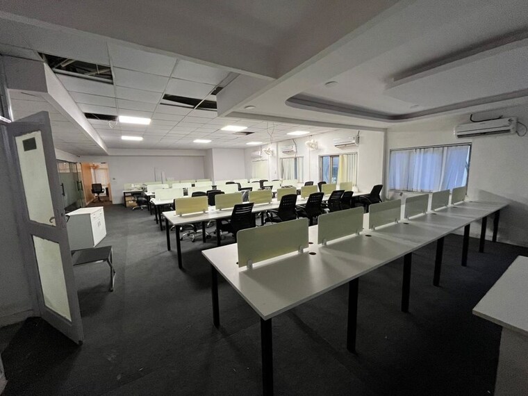 Team Area, sector 63 Commercial Office Space 2600 Sq.Ft. In Sector 63 Noida 10597087