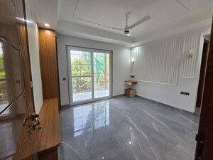 Room in 4 BHK Builder Floor at Sector 10 – for Sale