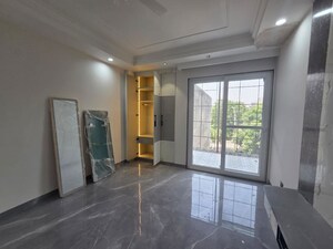 Room in 4 BHK Builder Floor at Sector 10 – for Sale