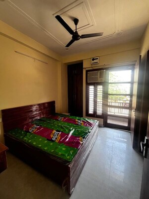 Bedroom in 2 BHK Builder Floor at Sector 42 – for Rent